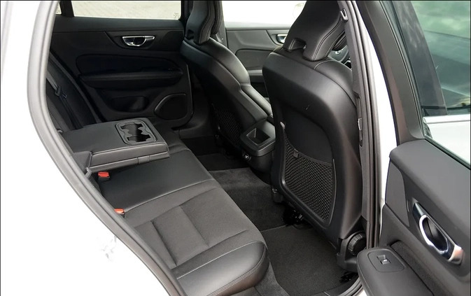 Volvo V60 cena 79800 przebieg: 198217, rok produkcji 2020 z Świdnica małe 781